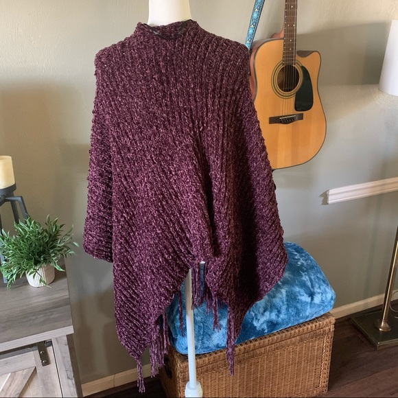 NWT chenille fringe poncho/wrap - Picture 3 of 6